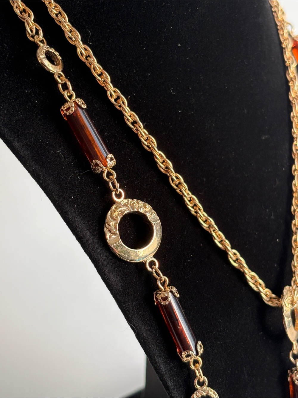 Vintage 1977 Sarah Coventry Emberwood Double Strand Necklace - Picture 3 of 4